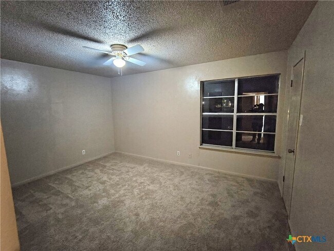 Building Photo - 1108 Covey Ln