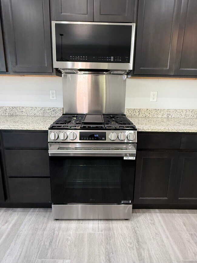 Building Photo - 14406 Smokey Point Dr