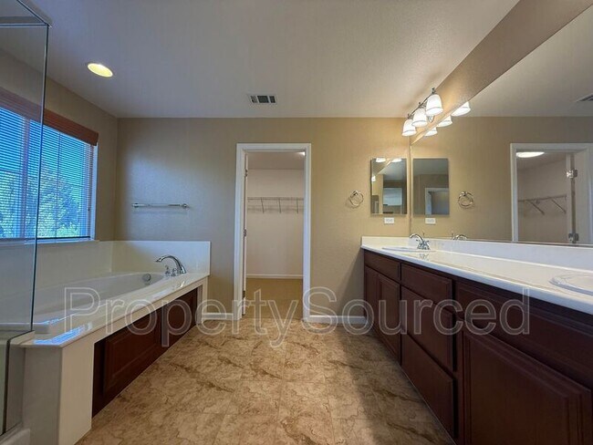 Building Photo - 429 Americana Way