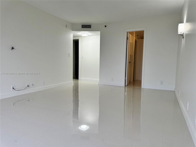 4000 Towerside Terrace - 4000 Towerside Terrace Miami FL 33138 ...