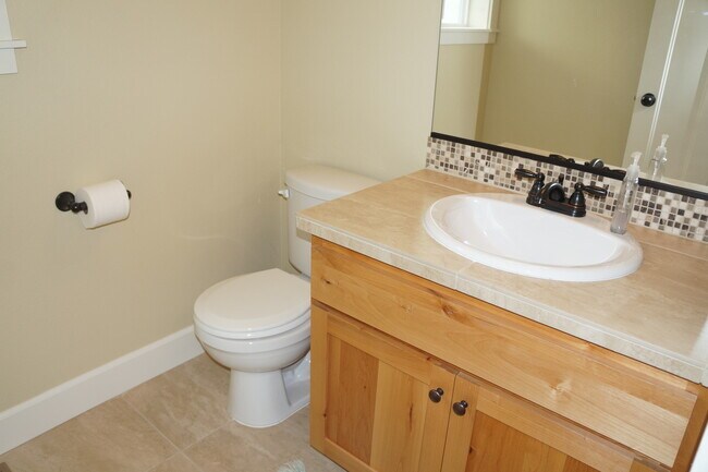 Building Photo - NE Piedmont 3-bedroom Beauty! - APPLICATIO...