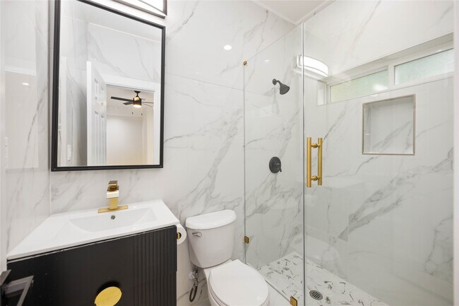 Building Photo - 1413 Stanford St