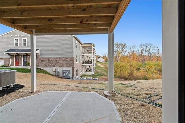 Building Photo - 618 Foxhill Dr