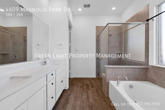 Building Photo - 4609 Magnolia Park Dr