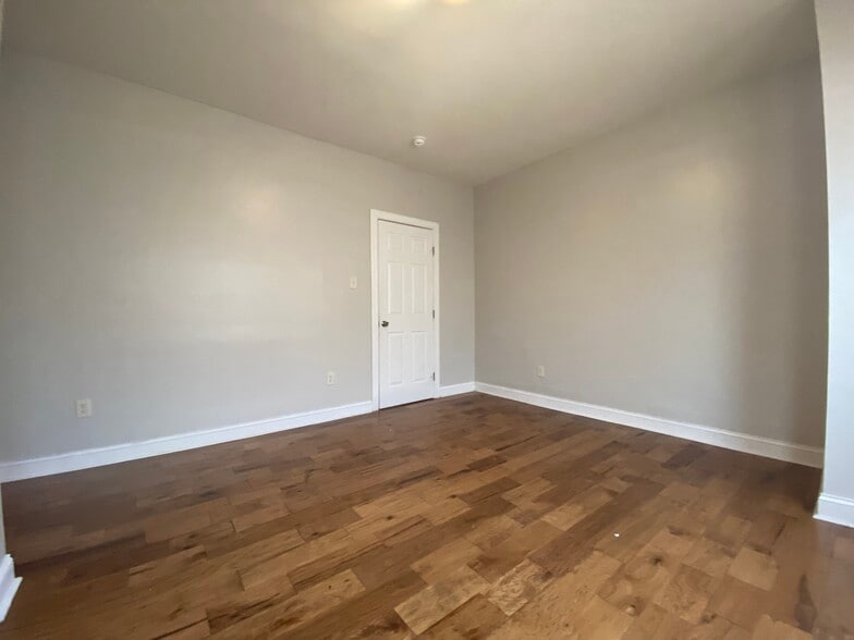 Living room - 3944 N 8th St