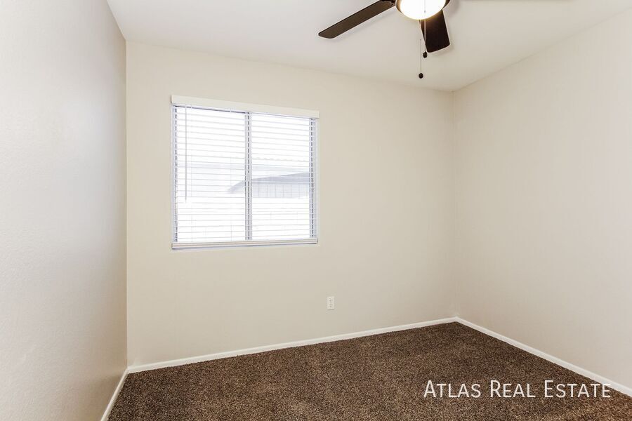 Building Photo - 3106 W Lone Cactus Dr