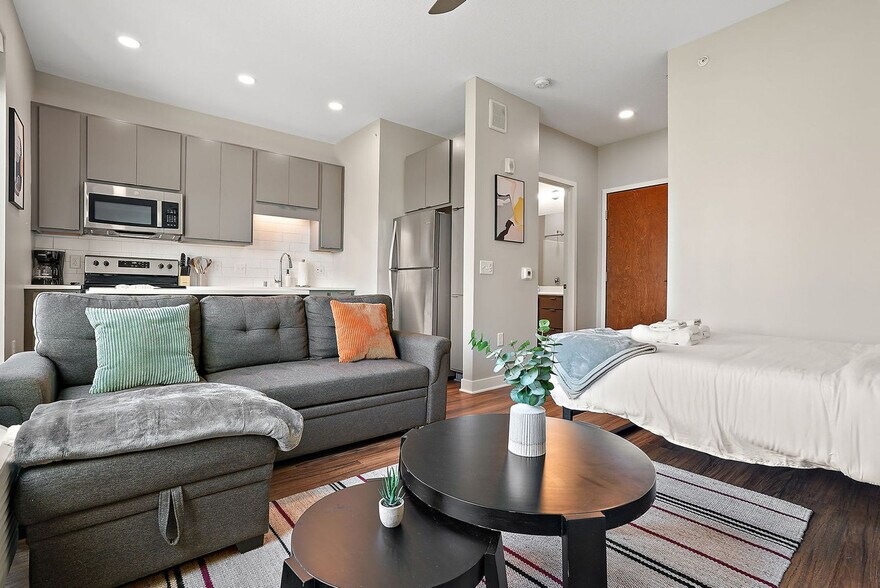 Primary Photo - 1410 Nicollet Ave