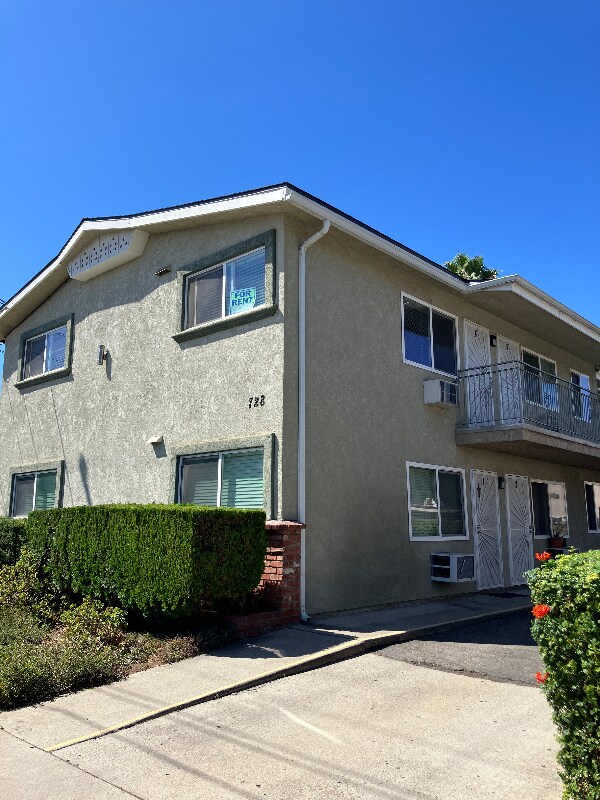 Building Photo - 728 S Magnolia Ave