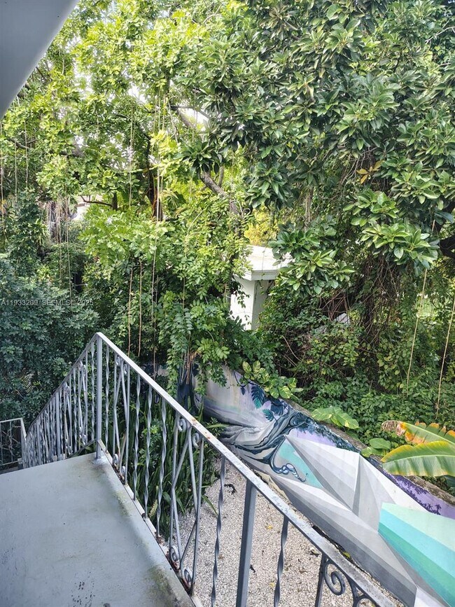 Building Photo - 521 NE 62nd St