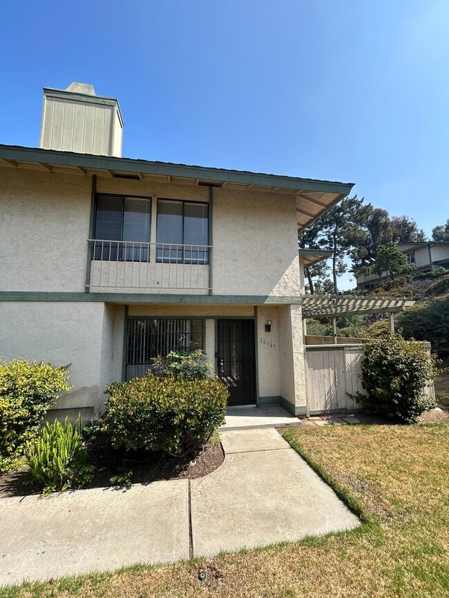 Building Photo - Upgraded 3 Bed 1.5 Bath Condo in Mira Mesa