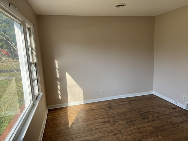 Building Photo - 169A Delmont Dr