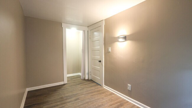 Building Photo - 3643 W 39th St