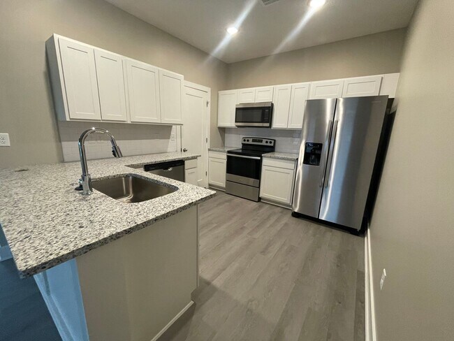 Building Photo - 9333/35 E Wassall