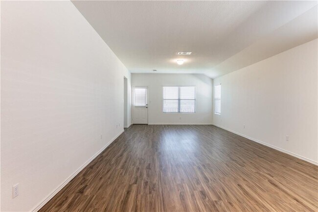 Building Photo - 6412 Turin Ln