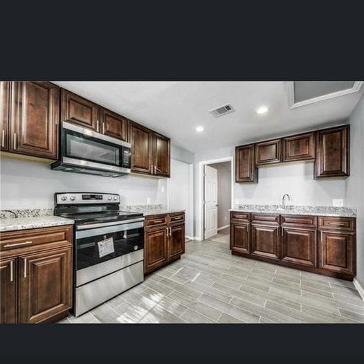 Building Photo - 5136 Bourquin St