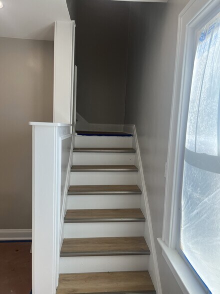 Building Photo - 1234 S Champion Ave