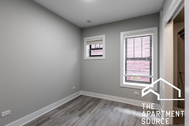 Building Photo - 1139 Oak Ave