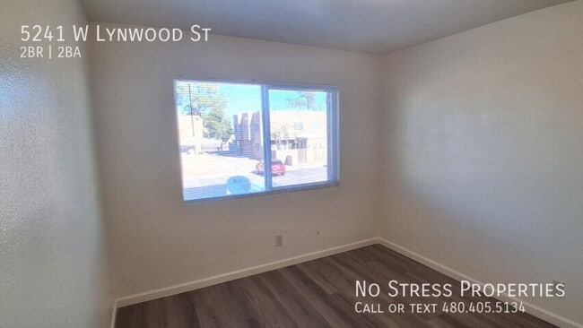 Building Photo - 5241 W Lynwood St