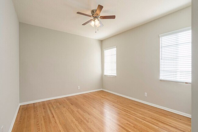 Building Photo - Walking distance to UCLA!