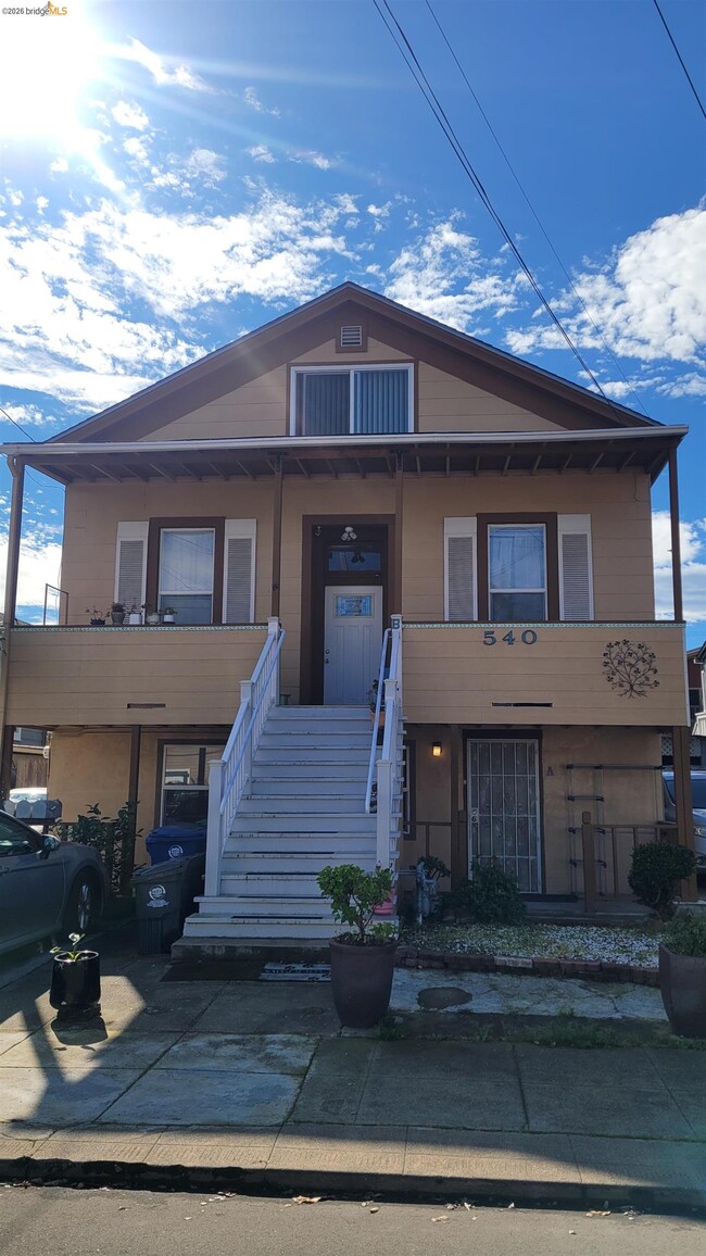 Building Photo - 540 Palace Ct