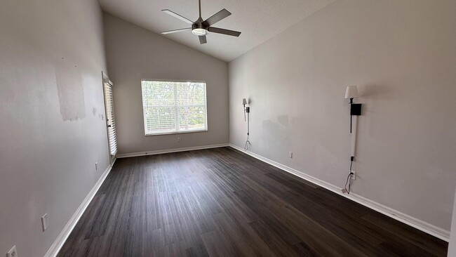 Building Photo - 10049 Perfect Dr
