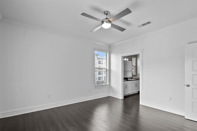 Building Photo - 366 FM 1488