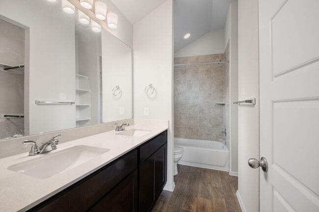 Building Photo - Thriving 3 Bedroom, 2 Bath Home in San Mar...