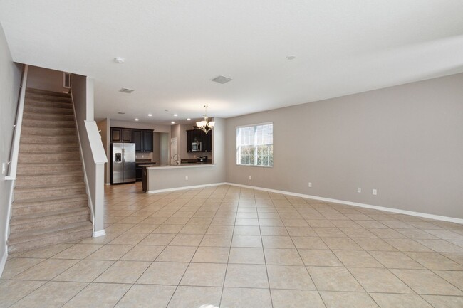 Building Photo - Spacious 3/2.5 Energy Efficient Home in Ha...