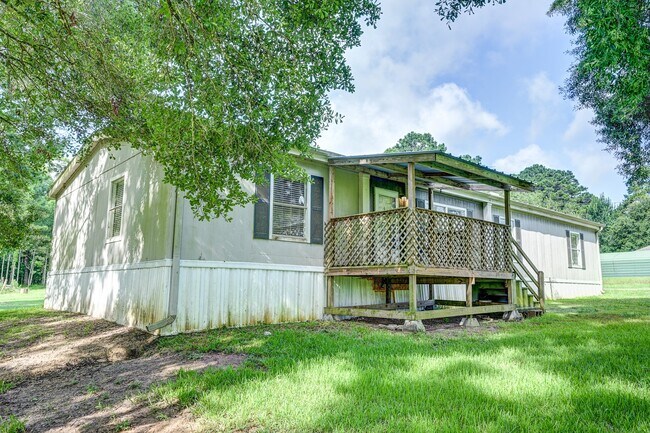 Building Photo - 418 County Rd 643
