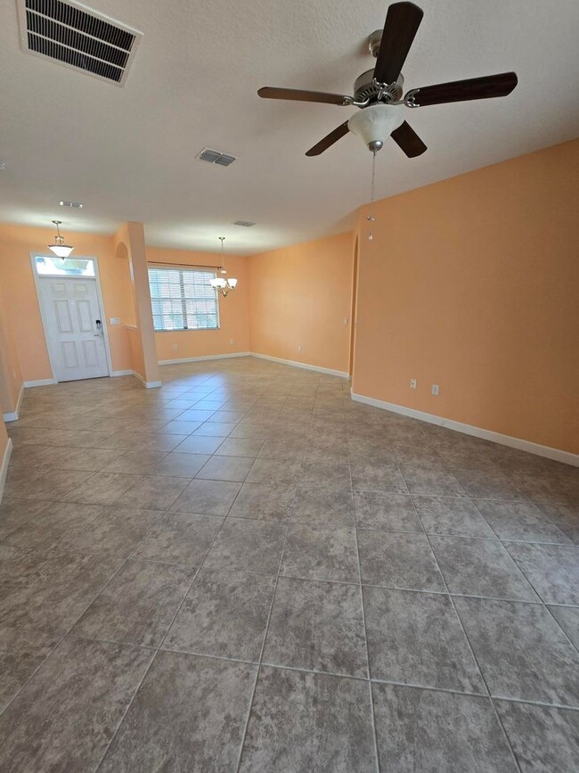 Building Photo - Gorgeous 4-Bedroom, 3-Bathroom Pool Home i...