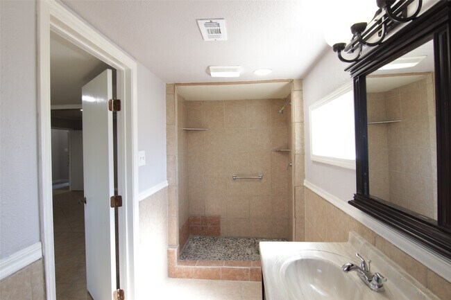 Building Photo - 10426 Cedar Towne Ln