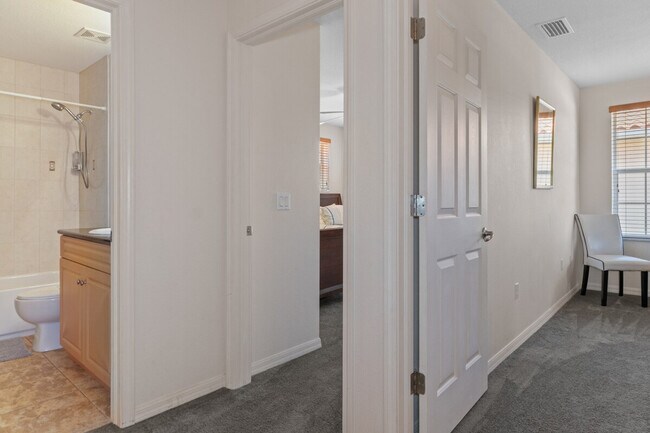 Building Photo - 4765 S Amstel Dr