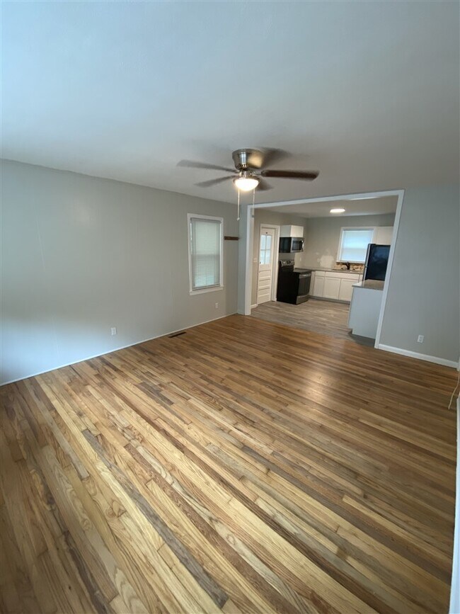 Building Photo - 1617 Mayhew St