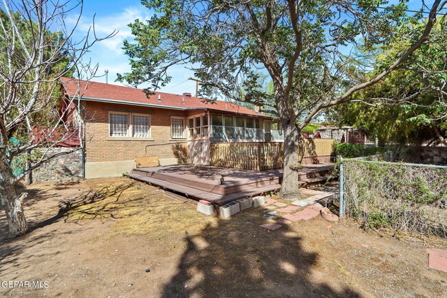 Building Photo - 2709 N Florence St