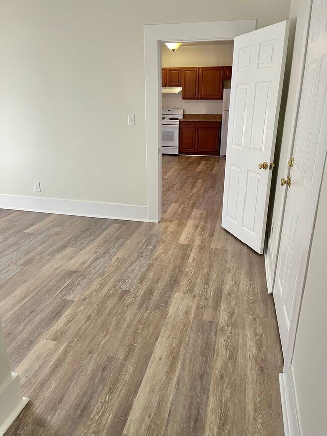 Building Photo - 1 Bedroom 1 Bath Apartment in Umatilla