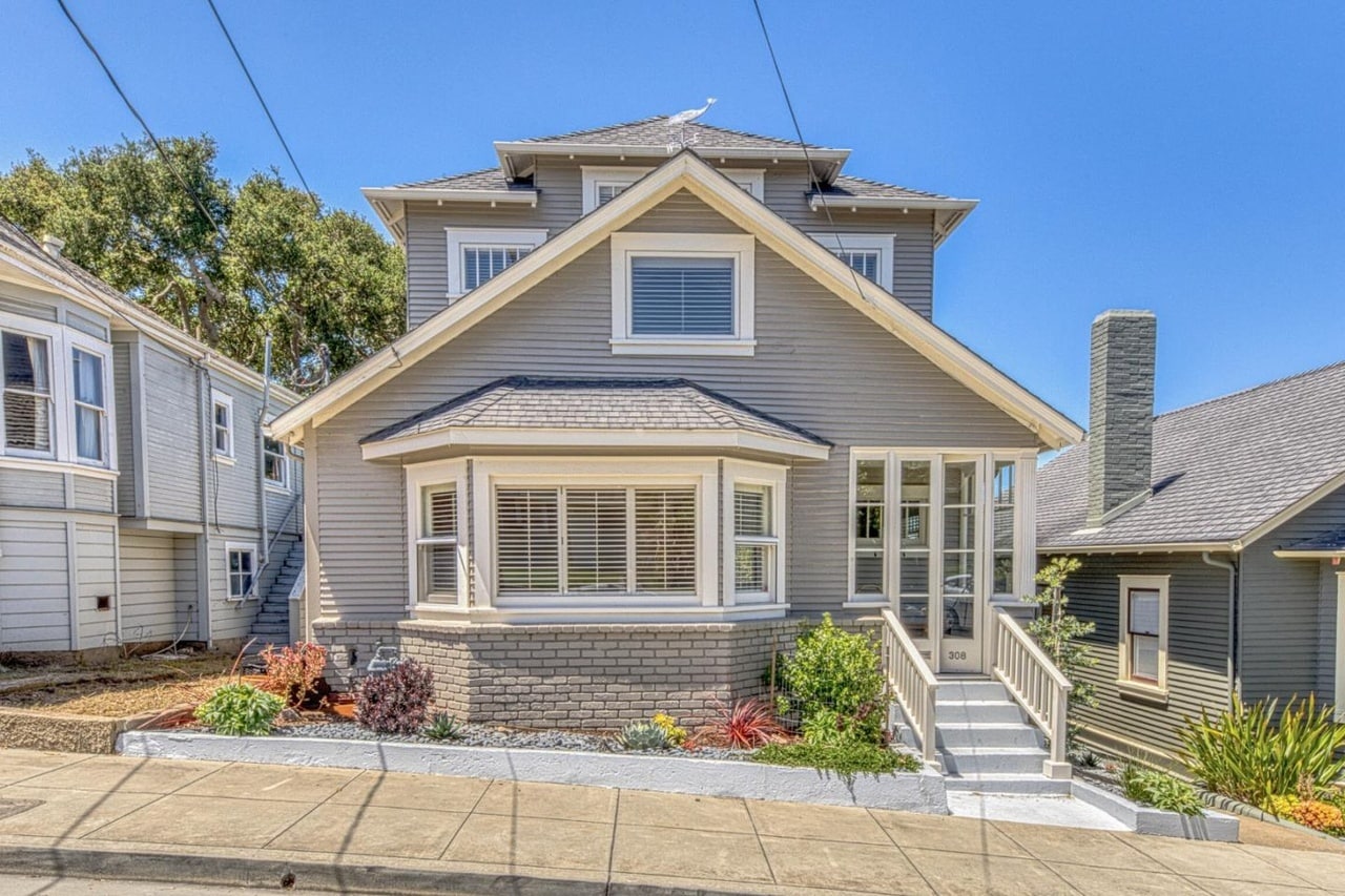 Classic California bungalow - 308 14th St