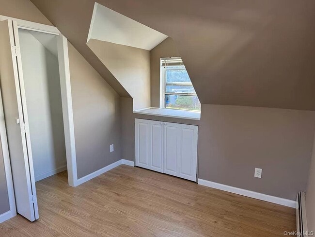 Building Photo - 152 Throop St