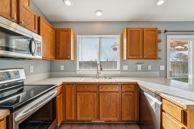 Building Photo - 7557 Arlington Dr