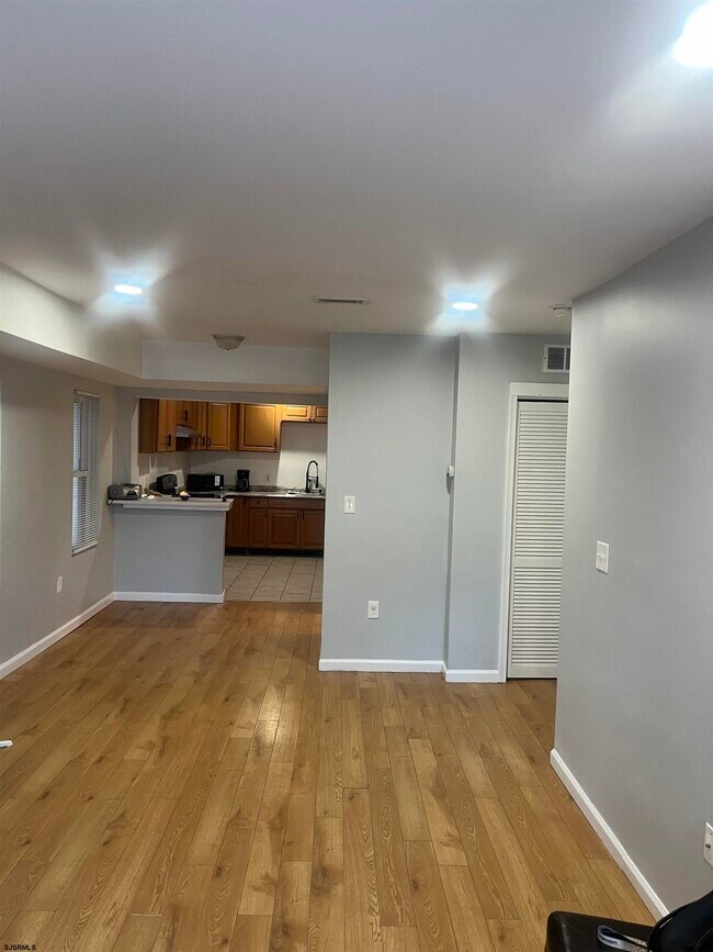 Building Photo - 38 N Maryland Ave