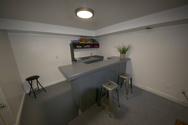 Building Photo - 2370 Canary Ct