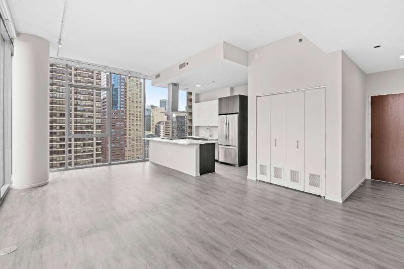 Building Photo - 34 E Huron St