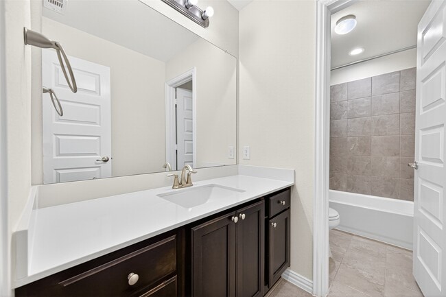 Building Photo - 40519 Goldeneye Pl