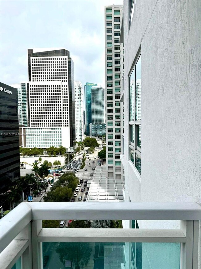 Building Photo - 951 Brickell Ave