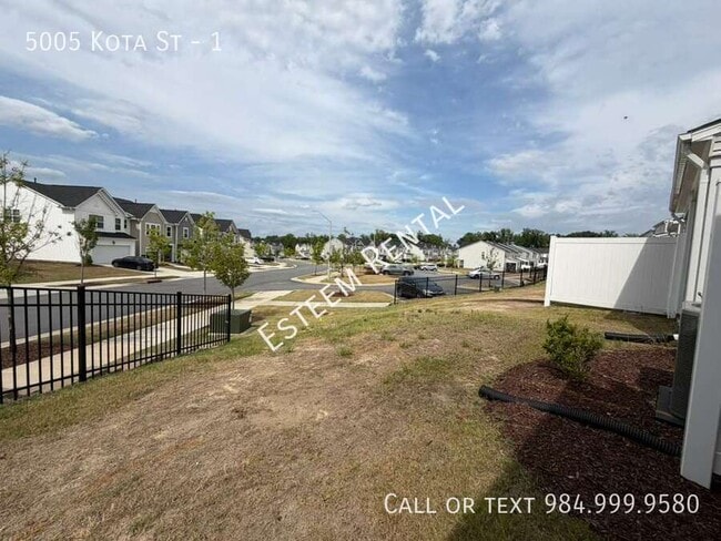 Building Photo - 5005 Kota St