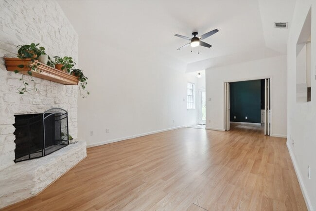 Building Photo - 6501 Brush Country Rd