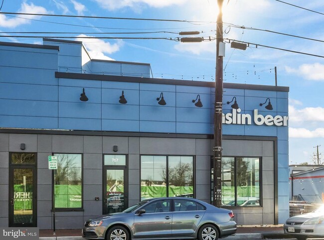 Building Photo - 549 Florida Ave