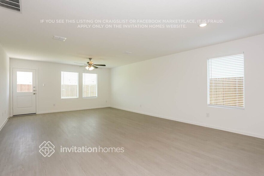 Building Photo - 916 Carrick Dr