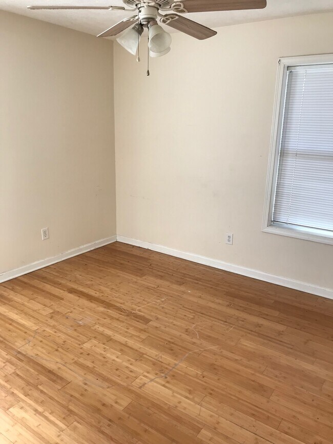 Building Photo - 716 Union St