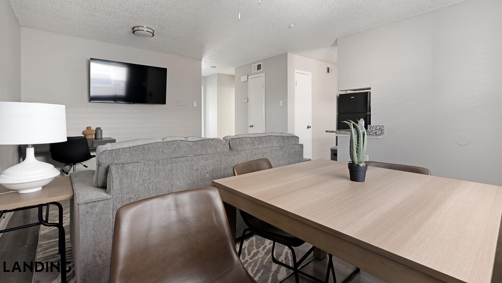 Building Photo - 130 Camino De Oro
