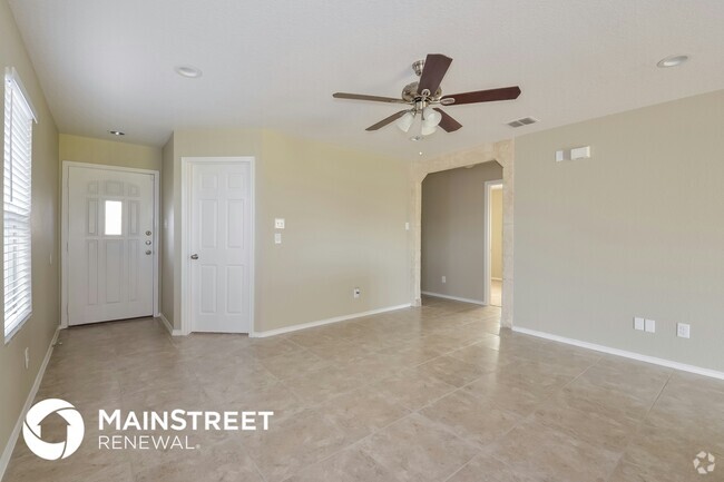 Building Photo - 9318 Maple Silver